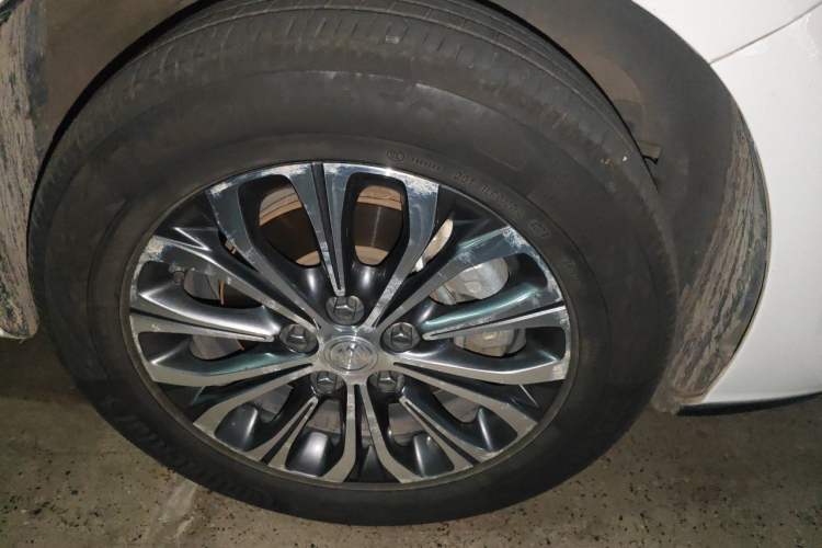 Used Buick GL8 2020 Land Business Class 652T Luxury Model Right Front Wheel Hub