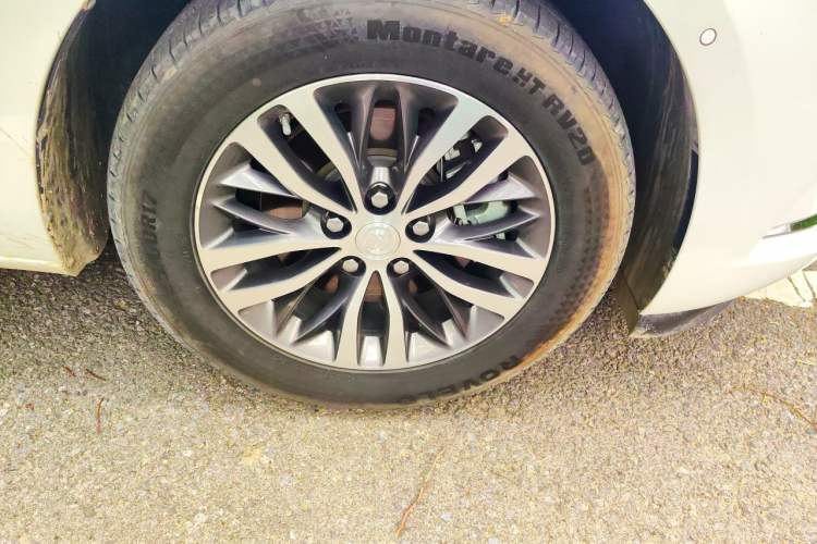 Used Buick GL8 2020 ES Land Cruiser 653T Luxury Edition Right Front Wheel Hub