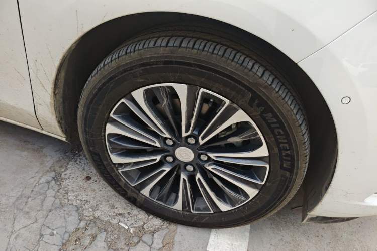 Used Buick GL8 2020 ES Land Cruiser 653T Luxury Model Right Front Wheel Hub