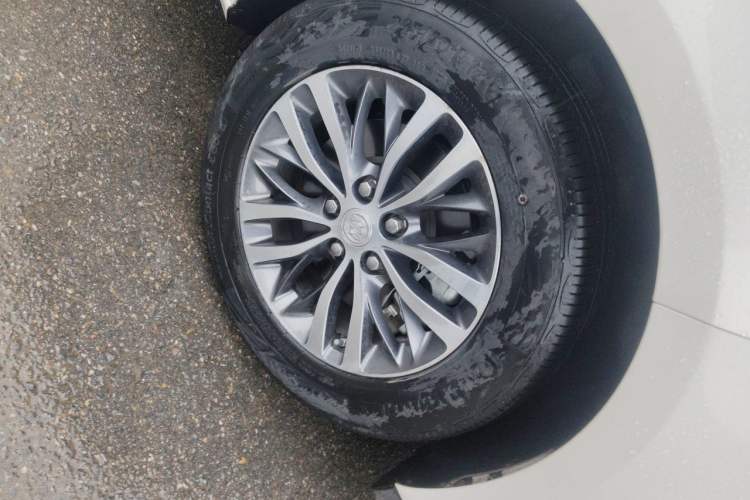 Used Buick GL8 2020 ES Land Cruiser 653T Comfort Edition Right Front Wheel Hub
