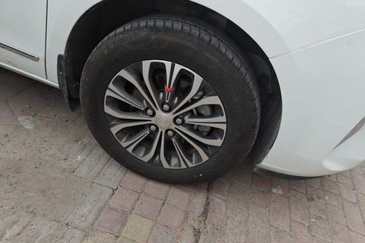 Used Buick GL8 2020 Land Business Class 652T Luxury Model Right Front Wheel Hub