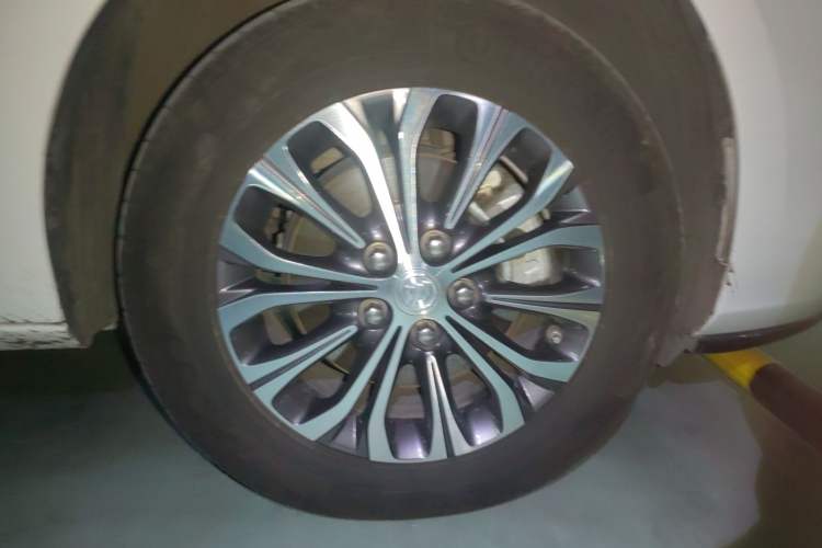 Used Buick GL8 2020 Land Business Class 652T Luxury Model Right Front Wheel Hub