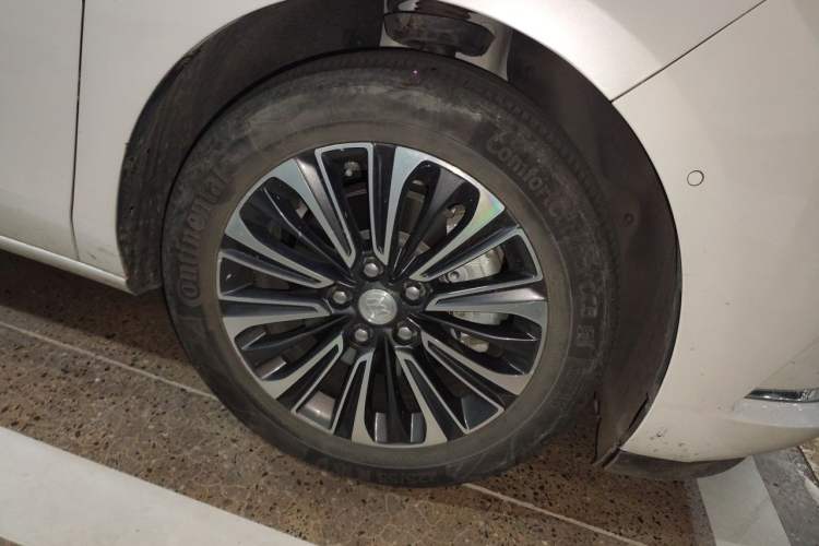 Used Buick GL8 2020 ES Land Cruiser 653T Luxury Model Right Front Wheel Hub