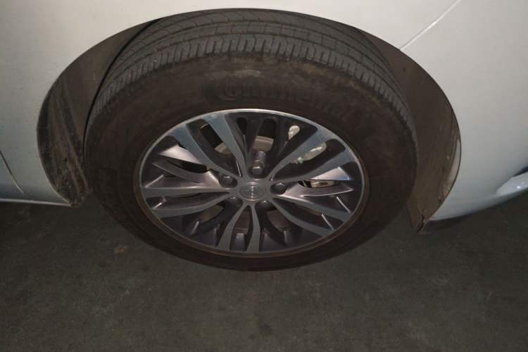 Used Buick GL8 2020 ES Land Cruiser 653T Comfort Edition Right Front Wheel Hub