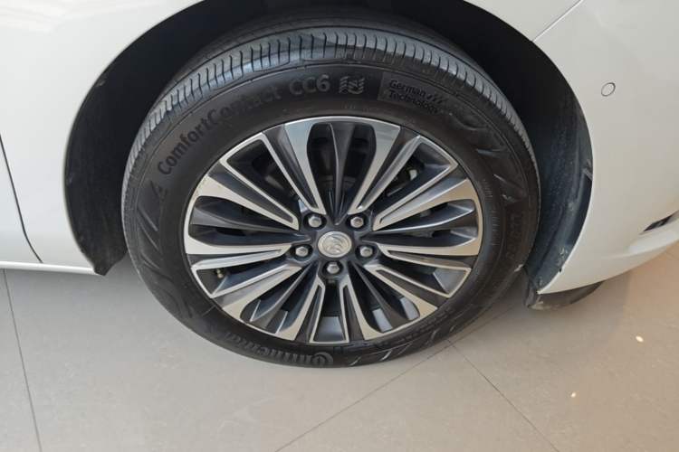 Used Buick GL8 2020 ES Land Cruiser 653T Luxury Model Right Front Wheel Hub