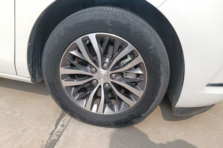 Used Buick GL8 2020 ES Land Cruiser 653T Comfort Edition Right Front Wheel Hub