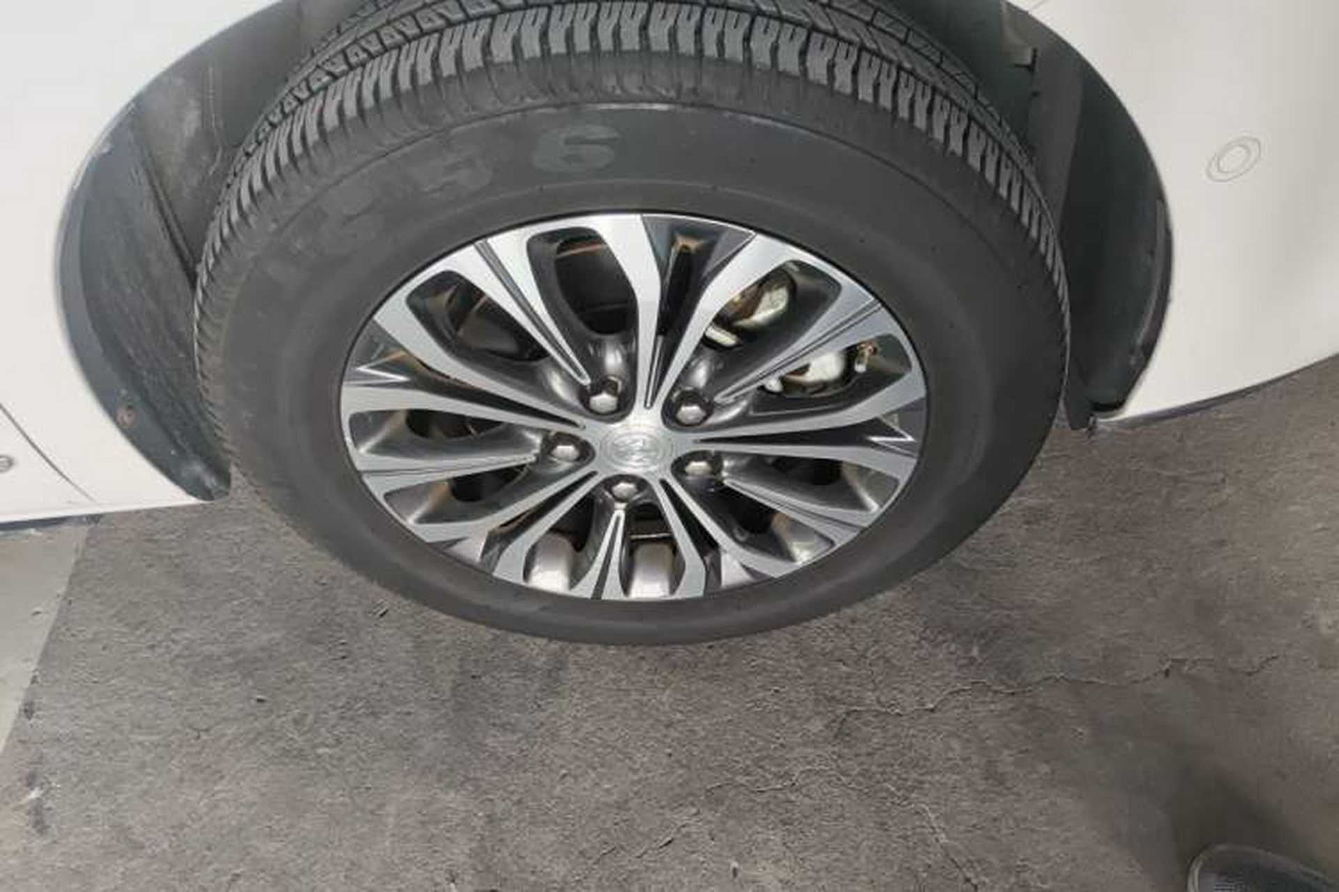 Used Buick GL8 2020 Land Business Class 652T Premium Model Right Front Wheel Hub