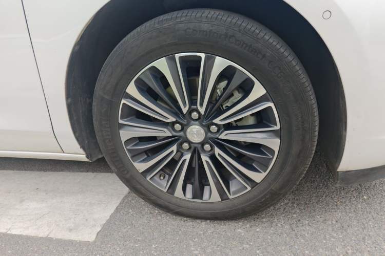 Used Buick GL8 2020 ES Land Cruiser 653T Luxury Model Right Front Wheel Hub