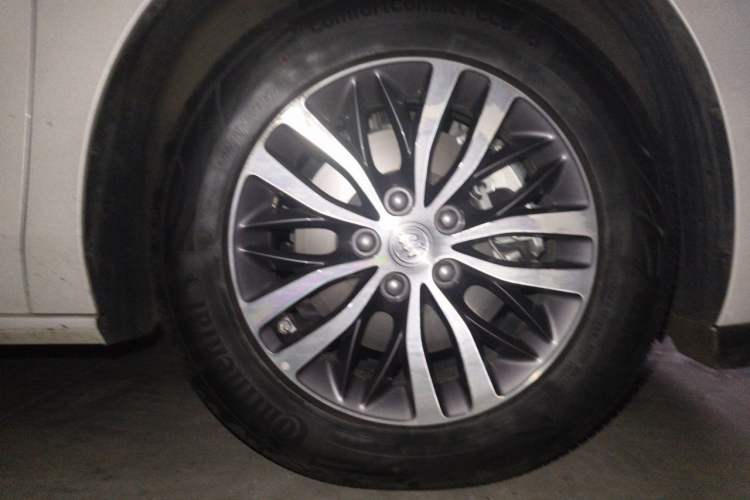 Used Buick GL8 2020 ES Land Cruiser 653T Luxury Edition Right Front Wheel Hub