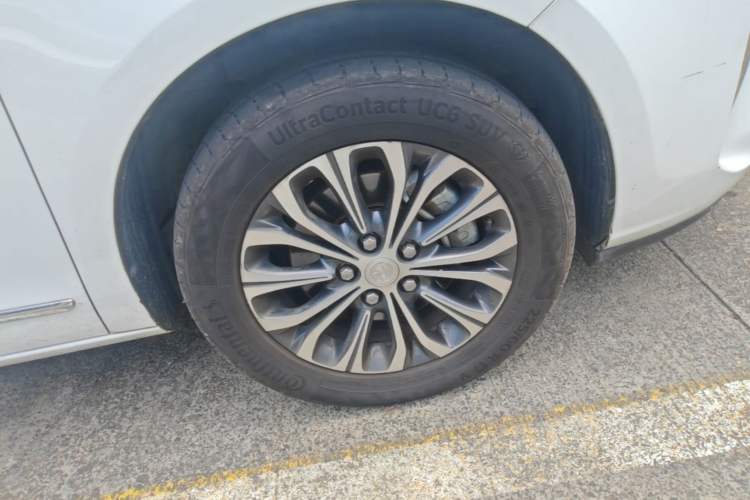 Used Buick GL8 2020 Land Business Class 652T Luxury Model Right Front Wheel Hub