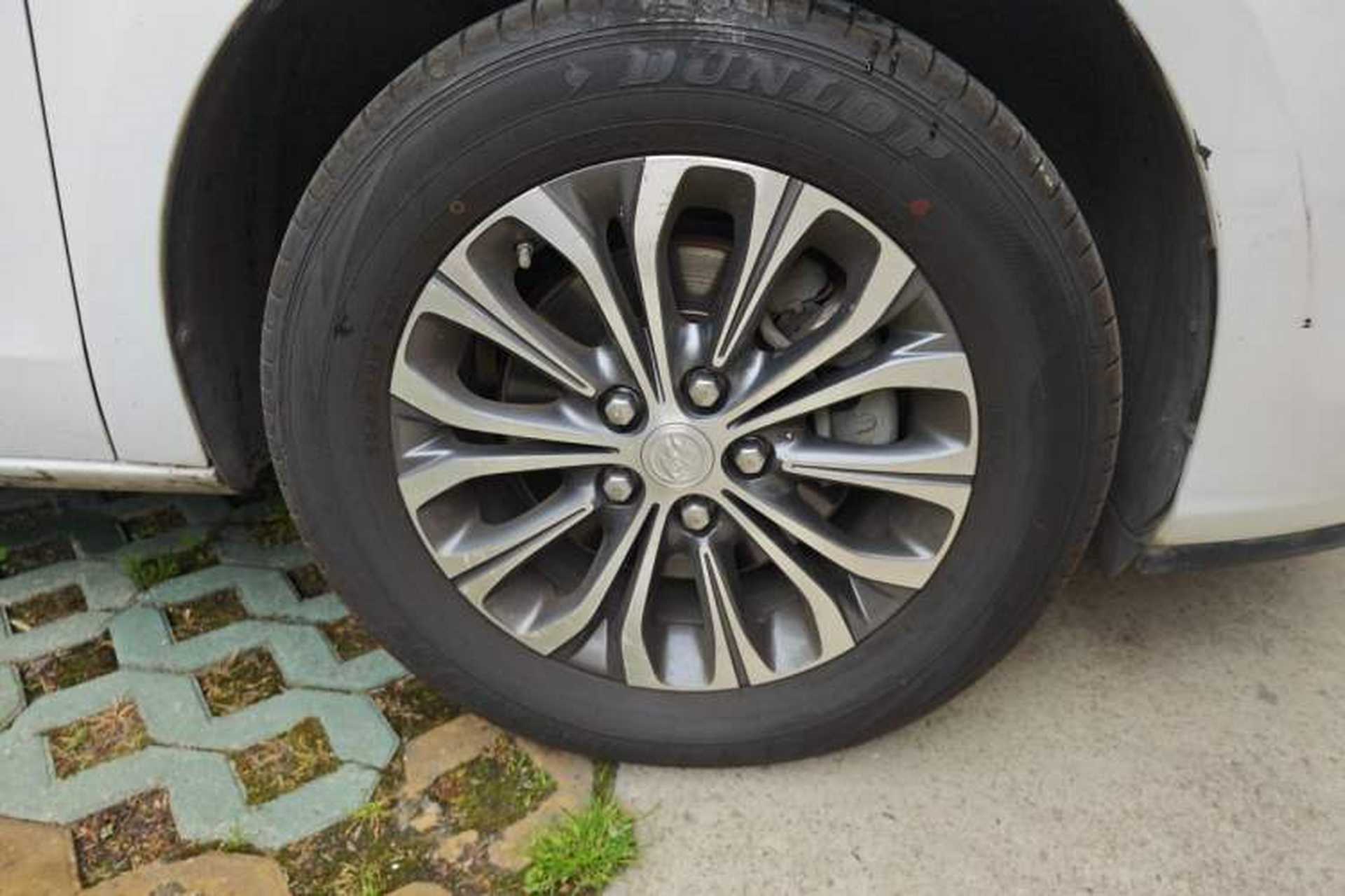 Used Buick GL8 2020 Land Cruiser Executive Class 652T Comfort Model Right Front Wheel Hub