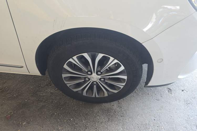 Used Buick GL8 2020 Land Business Class 652T Premium Model Right Front Wheel Hub