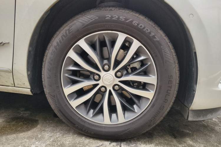 Used Buick GL8 2020 ES Land Cruiser 653T Luxury Edition Right Front Wheel Hub