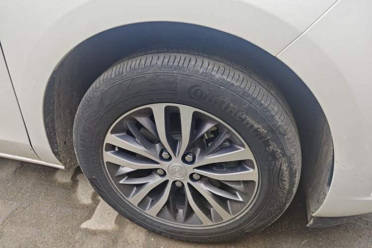 Used Buick GL8 2020 ES Land Cruiser 653T Comfort Edition Right Front Wheel Hub