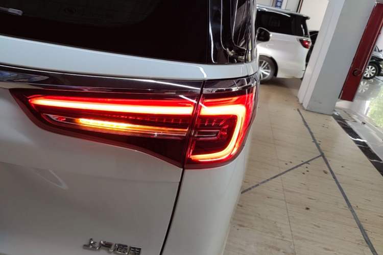 Used Buick GL8 2020 ES Land Cruiser 653T Luxury Edition Right Rear Taillight
