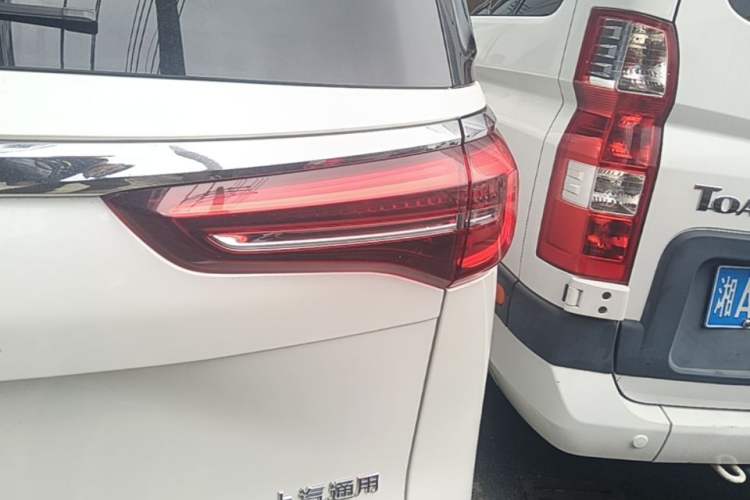 Used Buick GL8 2020 ES Land Cruiser 653T Luxury Edition Right Rear Taillight
