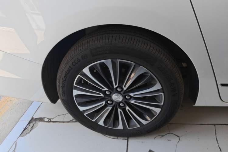 Used Buick GL8 2020 ES Land Cruiser 653T Flagship Model Right Rear Wheel Hub