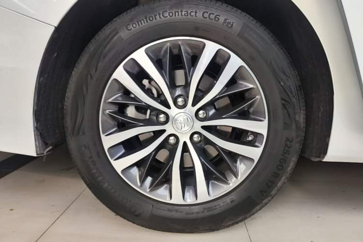 Used Buick GL8 2020 ES Land Cruiser 653T Luxury Edition Right Rear Wheel Hub