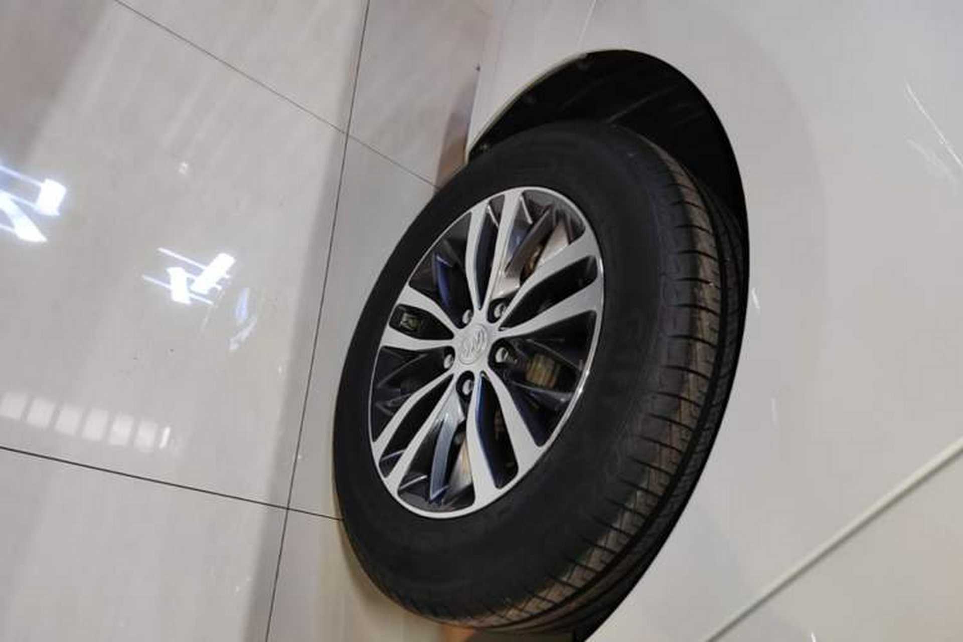 Used Buick GL8 2020 ES Land Cruiser 653T Luxury Edition Right Rear Wheel Hub