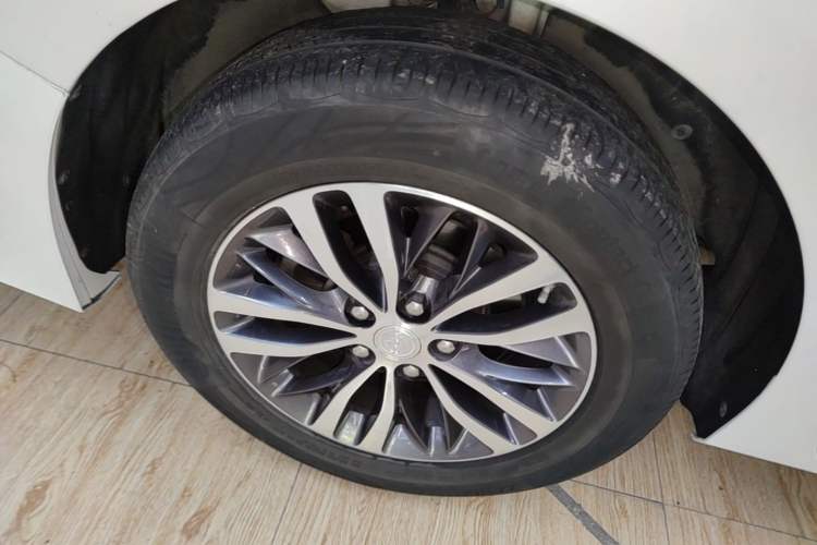 Used Buick GL8 2020 ES Land Cruiser 653T Luxury Edition Right Rear Wheel Hub