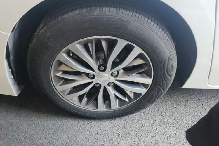 Used Buick GL8 2020 ES Land Cruiser 653T Luxury Edition Right Rear Wheel Hub
