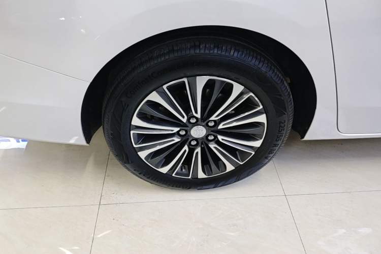 Used Buick GL8 2020 ES Land Cruiser 653T Luxury Model Right Rear Wheel Hub