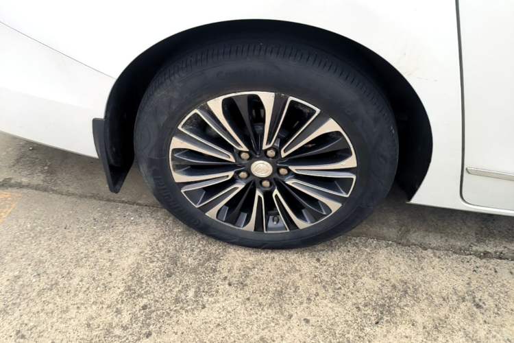 Used Buick GL8 2020 ES Land Cruiser 653T Flagship Model Right Rear Wheel Hub