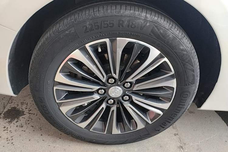 Used Buick GL8 2020 ES Land Cruiser 653T Luxury Model Right Rear Wheel Hub