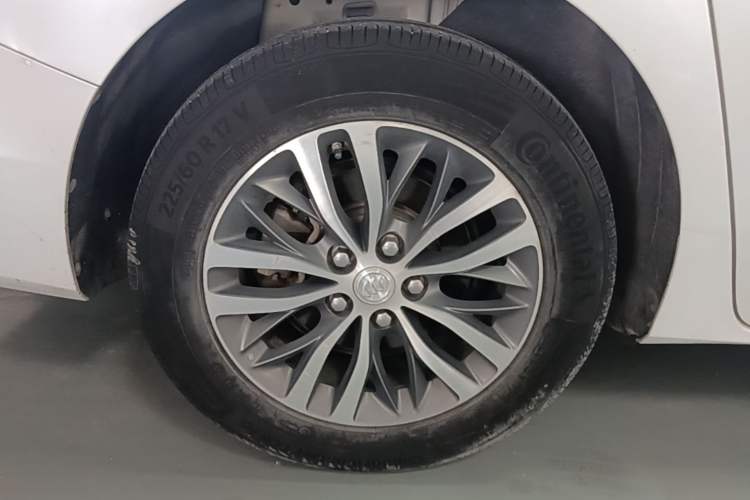 Used Buick GL8 2020 ES Land Cruiser 653T Luxury Edition Right Rear Wheel Hub