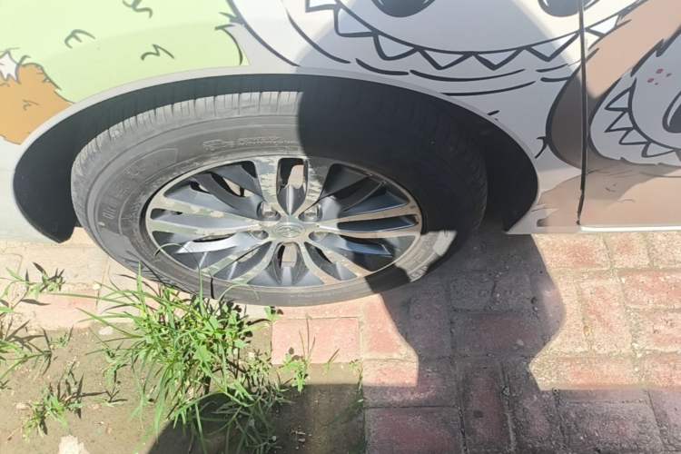 Used Buick GL8 2020 ES Land Cruiser 653T Comfort Edition Right Rear Wheel Hub