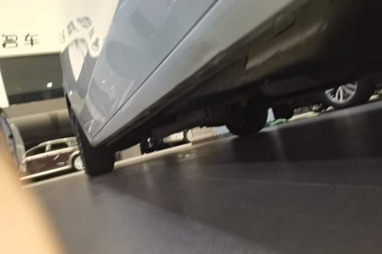 Used Buick GL8 2020 ES Land Cruiser 653T Luxury Edition Right Side Sill