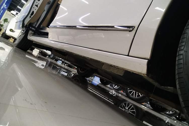 Used Buick GL8 2020 ES Land Cruiser 653T Flagship Model Right Side Sill