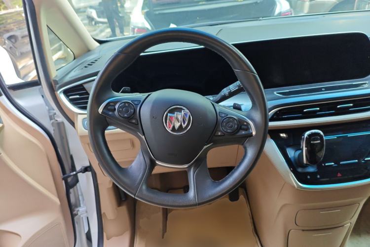 Used Buick GL8 2020 ES Land Cruiser 653T Luxury Model Steering Wheel