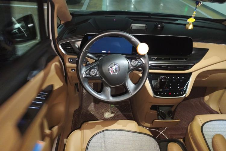 Used Buick GL8 2020 ES Land Cruiser 653T Luxury Model Steering Wheel
