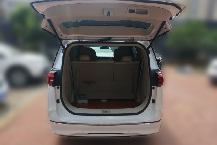 Used Buick GL8 2020 ES Land Cruiser 653T Comfort Edition Trunk