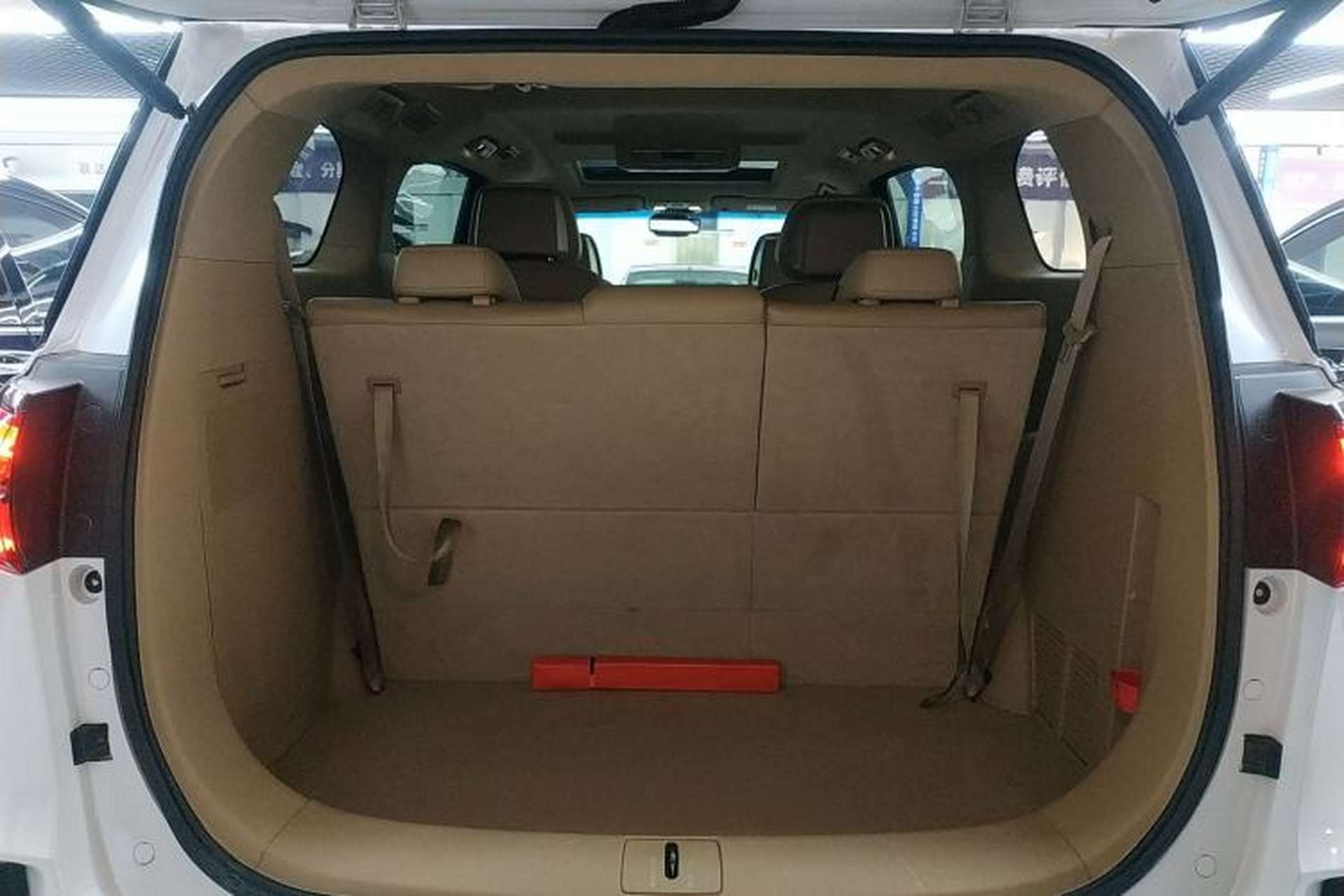 Used Buick GL8 2020 ES Land Cruiser 653T Luxury Edition Trunk