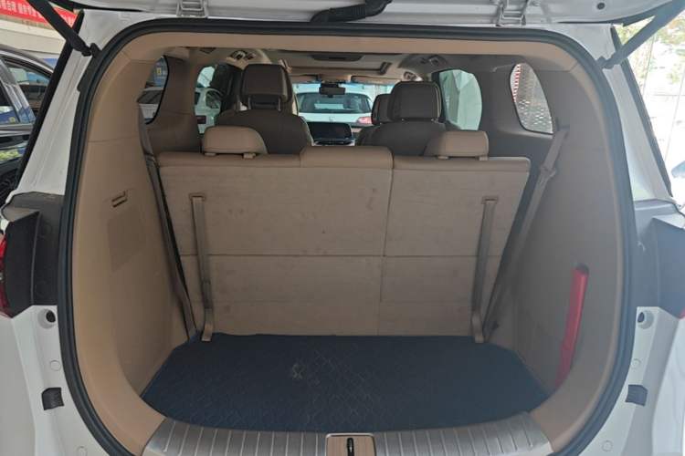 Used Buick GL8 2020 ES Land Cruiser 653T Luxury Edition Trunk