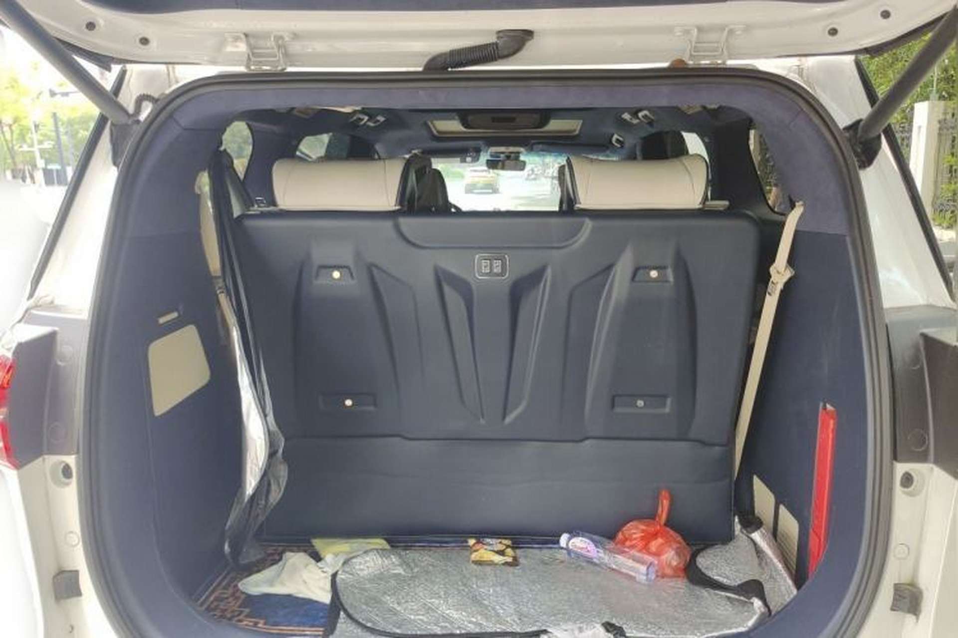 Used Buick GL8 2020 ES Land Cruiser 653T Luxury Edition Trunk