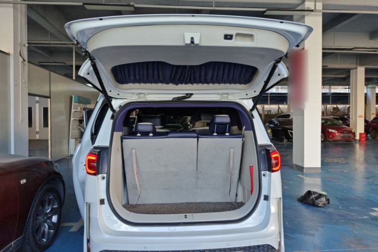 Used Buick GL8 2020 ES Land Cruiser 653T Comfort Edition Trunk