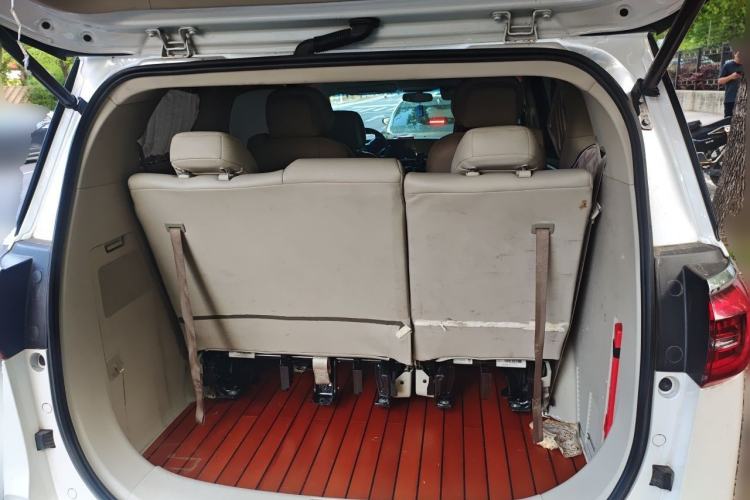 Used Buick GL8 2020 ES Land Cruiser 653T Comfort Edition Trunk