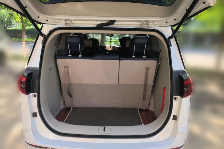 Used Buick GL8 2020 ES Land Cruiser 653T Comfort Edition Trunk