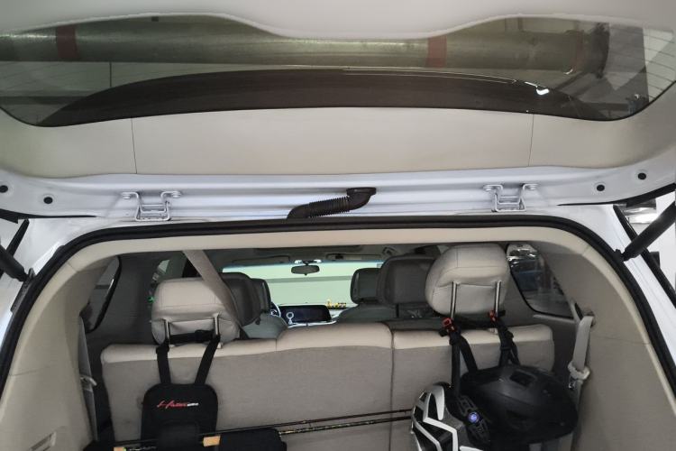 Used Buick GL8 2020 ES Land Cruiser 653T Comfort Edition Trunk