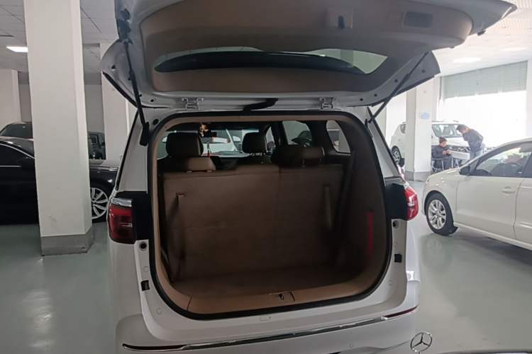 Used Buick GL8 2020 ES Land Cruiser 653T Luxury Edition Trunk