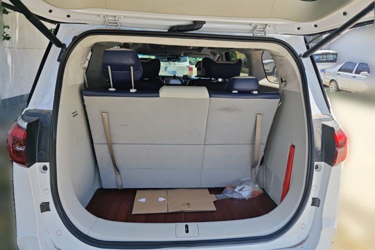 Used Buick GL8 2020 ES Land Cruiser 653T Comfort Edition Trunk