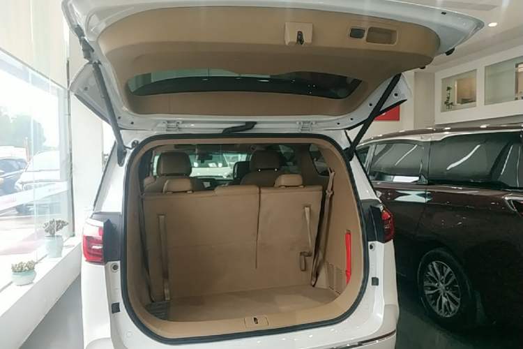 Used Buick GL8 2020 ES Land Cruiser 653T Luxury Model Trunk