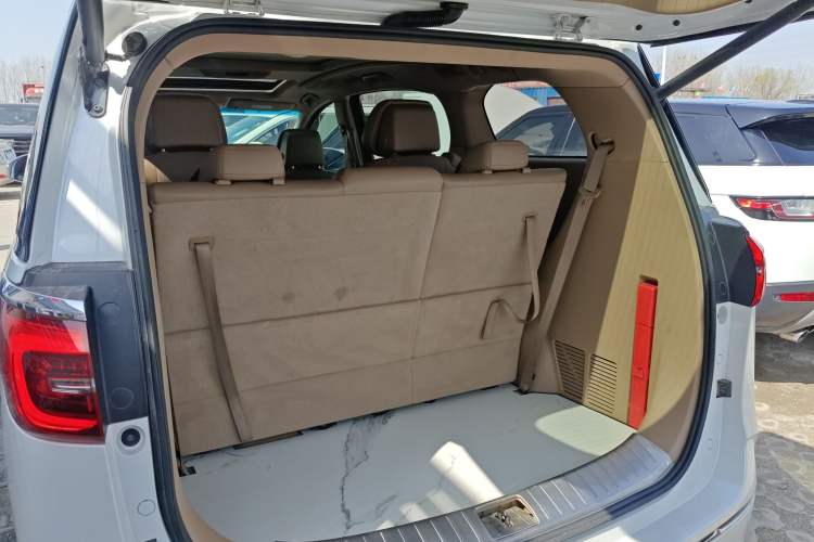 Used Buick GL8 2020 ES Land Cruiser 653T Luxury Model Trunk