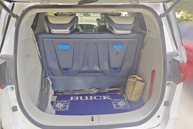 Used Buick GL8 2020 ES Land Cruiser 653T Comfort Edition Trunk
