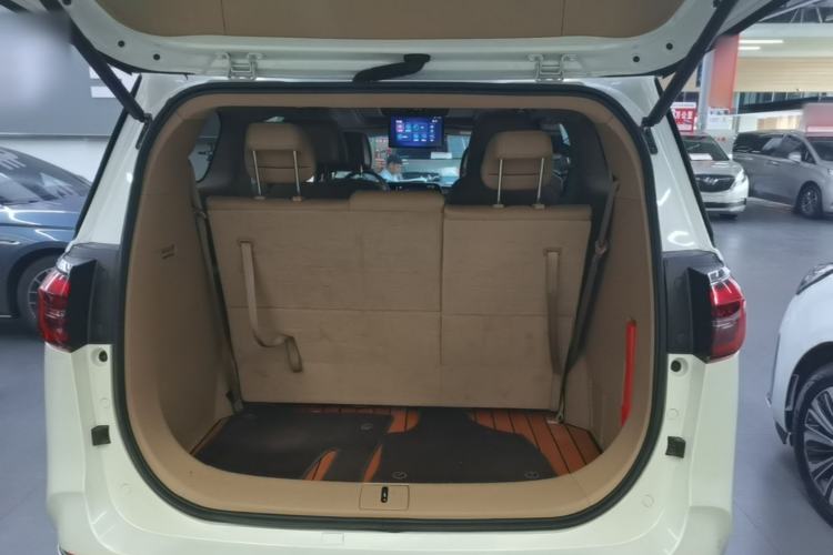 Used Buick GL8 2020 ES Land Cruiser 653T Luxury Edition Trunk