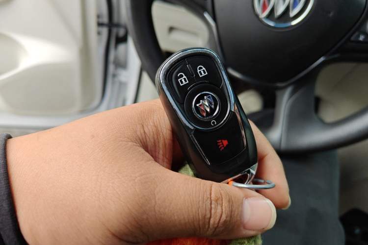 Used Buick GL8 2020 ES Land Cruiser 653T Comfort Edition Vehicle Key