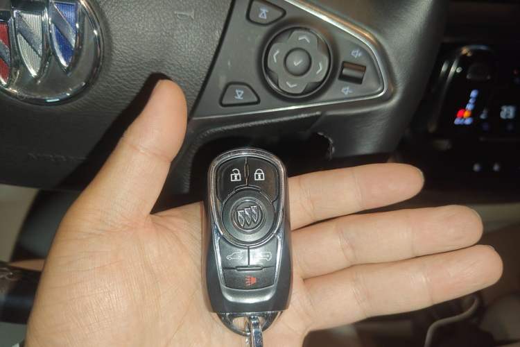 Used Buick GL8 2020 Land Business Class 652T Luxury Model Vehicle Key